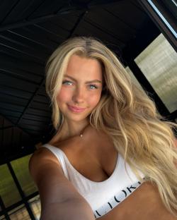 yourfaveblondie_x31
