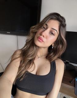 yoursarahvega picture